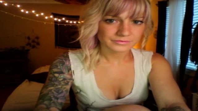 anajade4 webcam [2015/06/13 01:30:27]