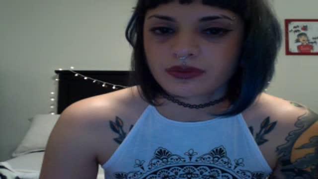 gypsyxlunaxx webcam [2017/01/20 10:00:43]