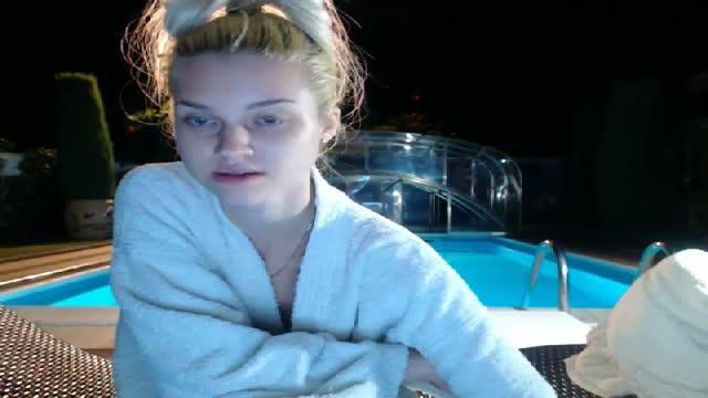 hungrygames porno [2015/08/14 00:00:41]