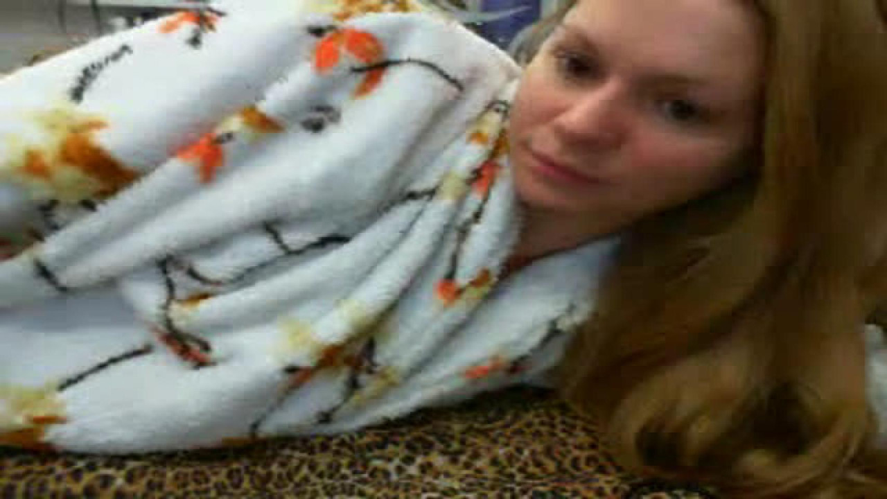 roxolana_kiss Flashing Webcam [2014/12/27 - 12:05]