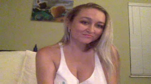 lilmermaid10 webcam [2016/07/23 01:46:51]