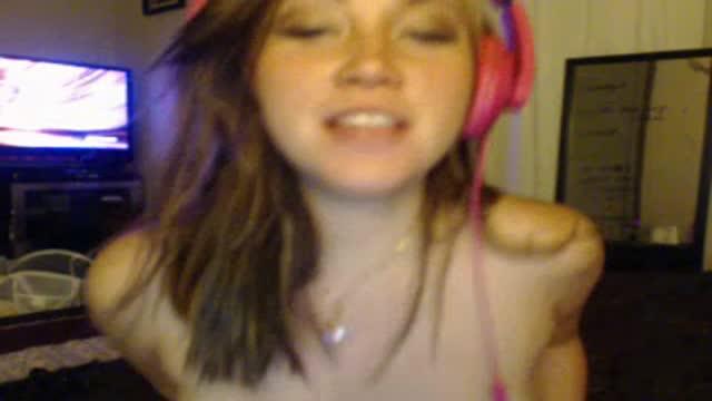 gimmiegirl webcam [2015/06/22 08:00:27]