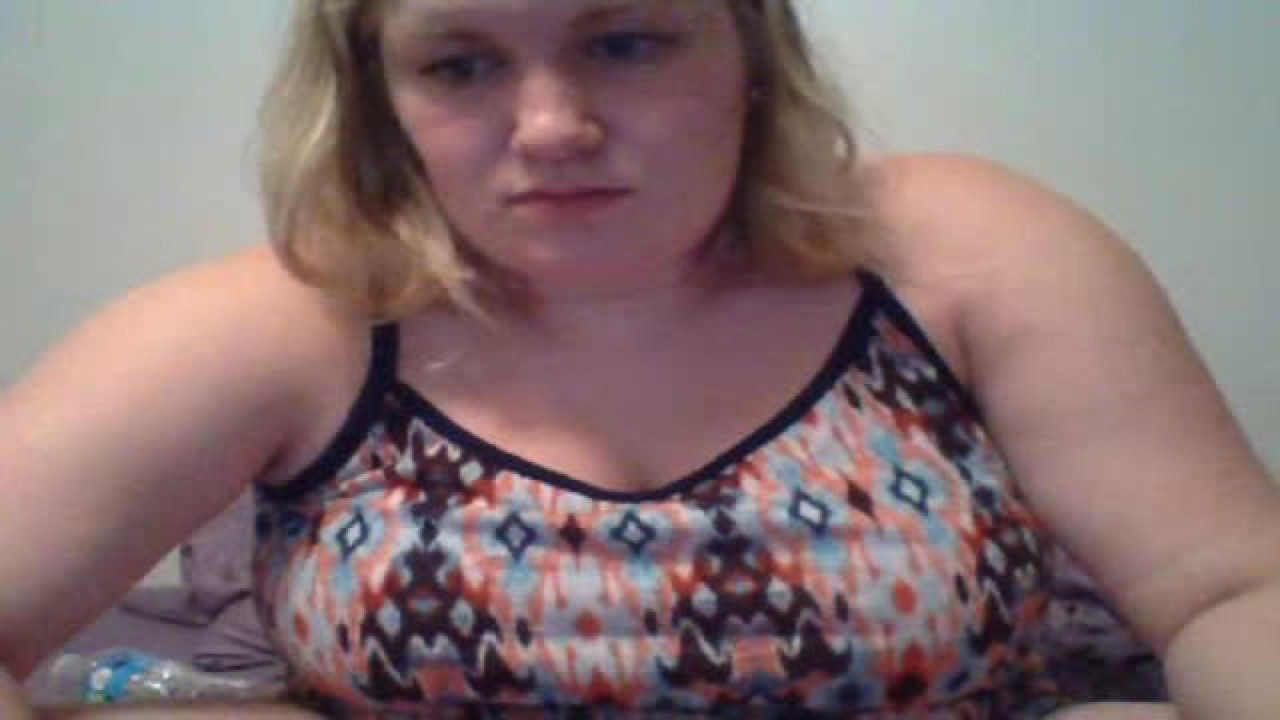 bustyblonde33 Flashing Show [2015/07/20 - 03:31:33]