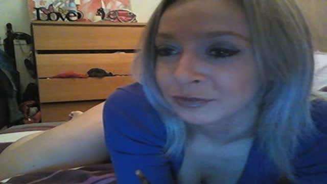 missy_el webcam [2015/08/10 23:30:27]