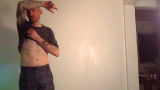 mrtattsandlaughs cam [2016/07/21 05:45:54]