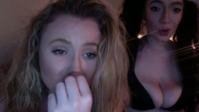 ivxroxy11 webcam [2016/07/23 01:01:39]