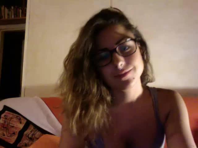 anais_04 webcam [2017/01/18 18:37:29]