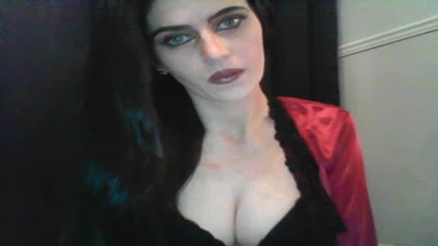 scarlet_mai