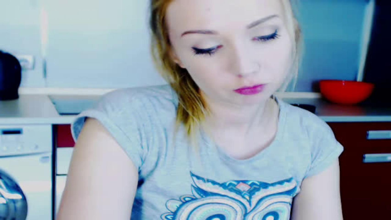 carolinen ManyVids Webcam [2017/05/15 - 20:55:26]