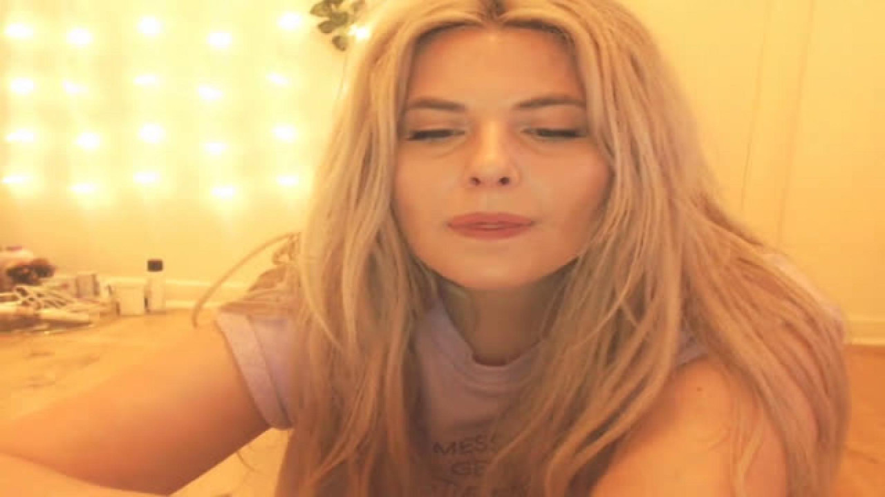 cozmicgirl Gagging Webcam [2017/08/31 12:35:40]