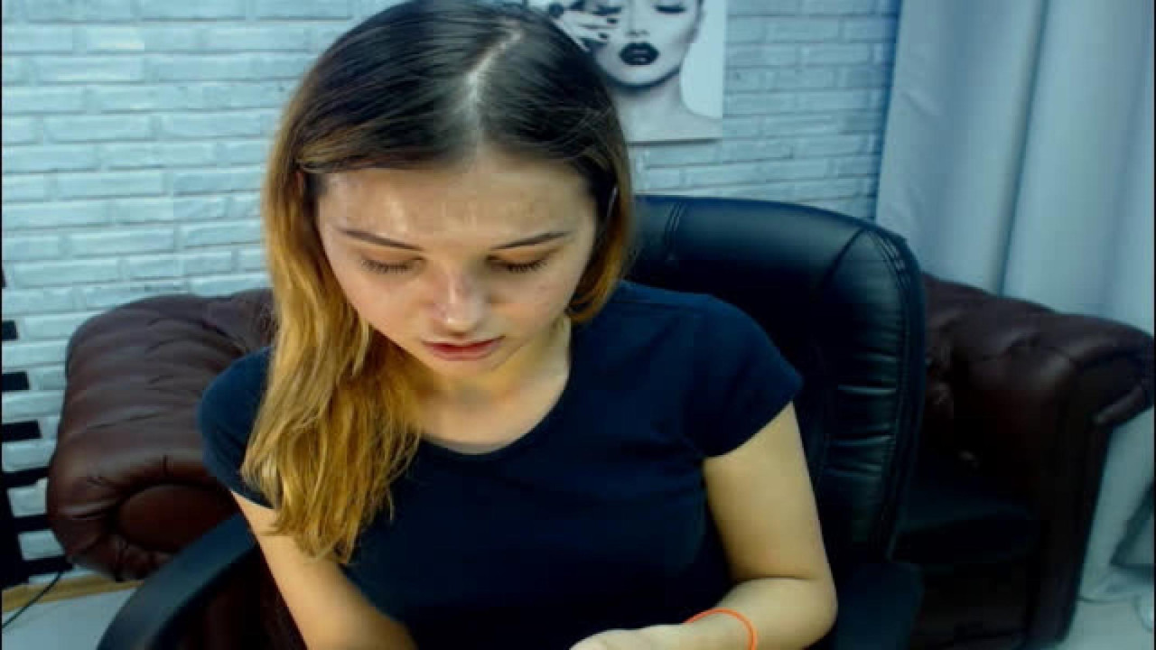 tightteen1999 Webcam [2017/10/11 19:00:13]